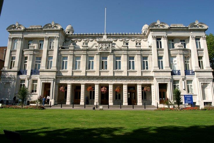 Queen Mary University of London | Across the Pond